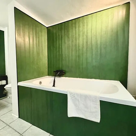 Monte Poddasze I Ciasna Ale Wanna I 5 Minut Plaza Апартаменти Сопот