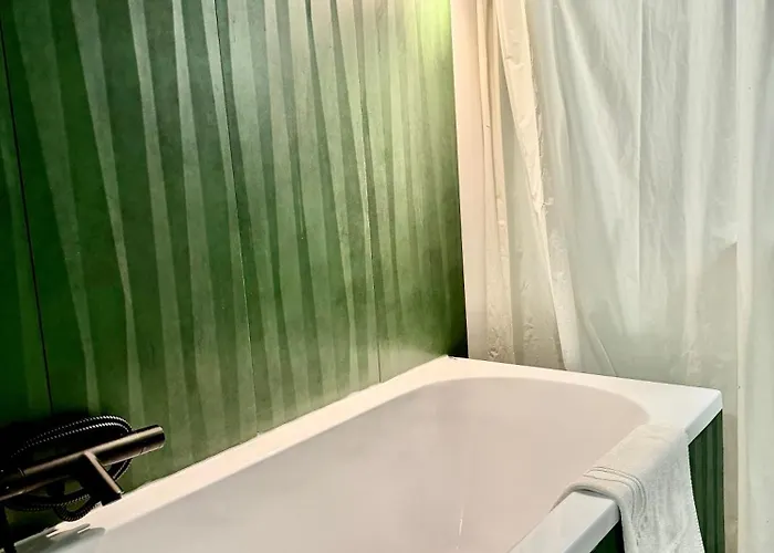 Monte Poddasze I Ciasna Ale Wanna I 5 Minut Plaza Апартаменты